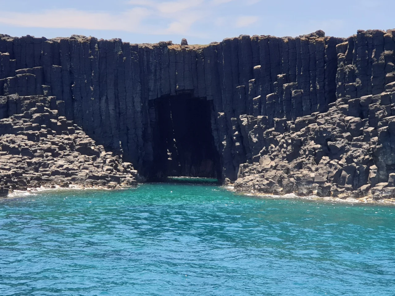 Penghu Blue Cave: South Penghu Marine National Park
