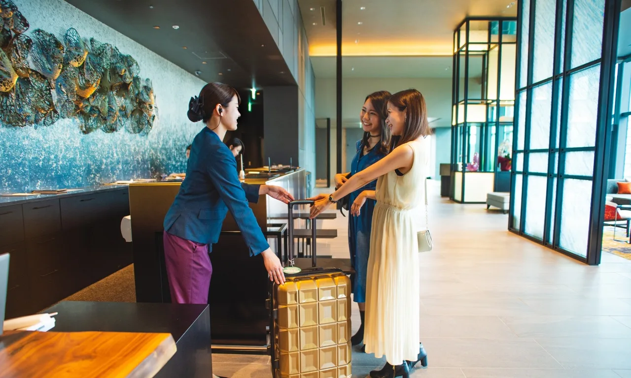 Luggage Delivery Services between Osaka/Kyoto Hotels to Kansai International Airport