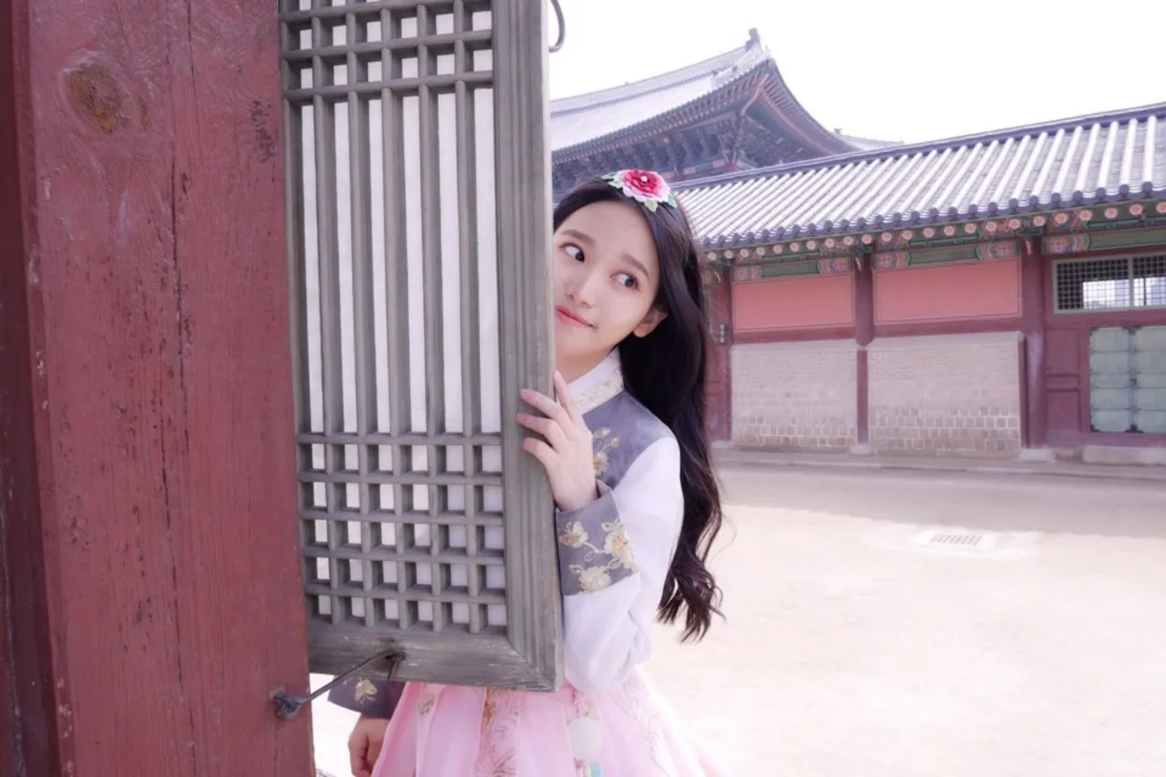 [Seohwa Hanbok]Seoul Gyeongbokgung Hanbok Rental Experience