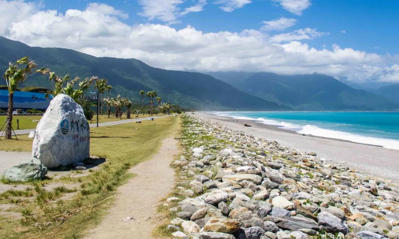 Hualien Scooter Rental: Pick up at Hualien Train Station