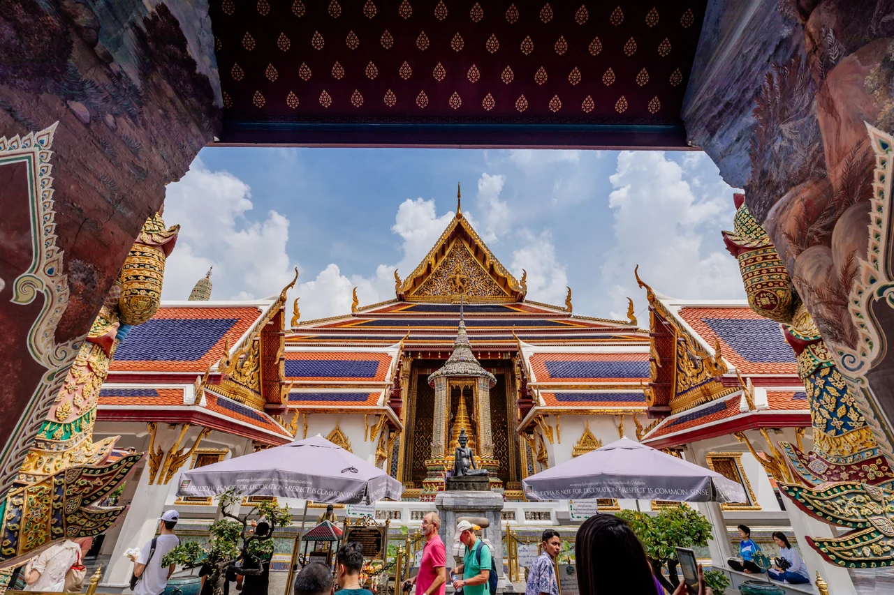 Grand Palace and Emerald Buddha Half Day Guided Tour from Bangkok