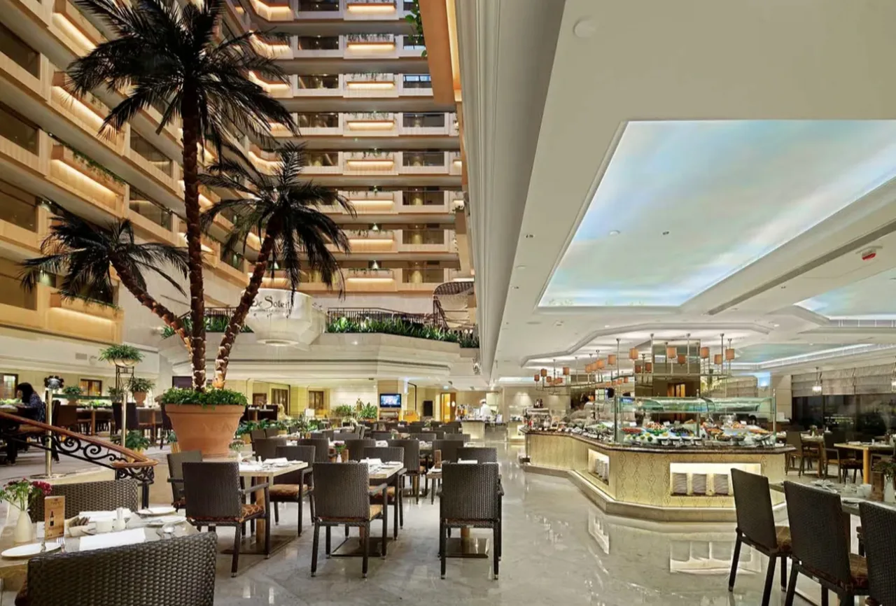 The Royal Garden Hotel | The Greenery | Lunch Buffet, Dinner Buffet