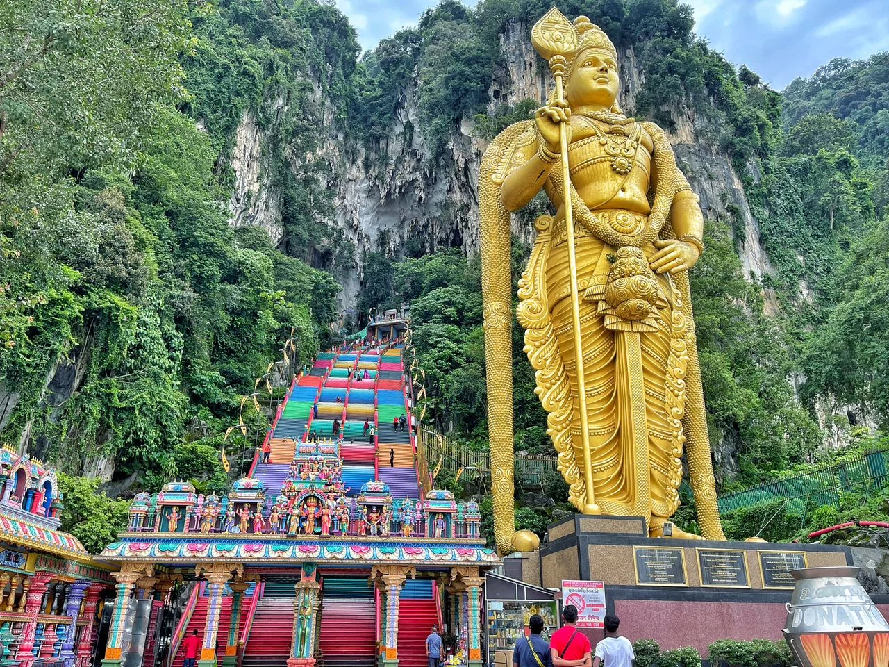 Genting Highlands and Batu Caves Day Tour
