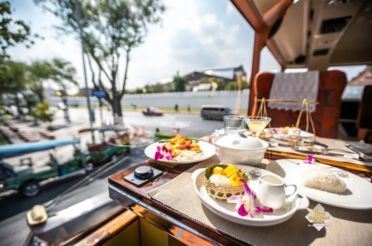 Thai Bus Food Tour Experience in Bangkok