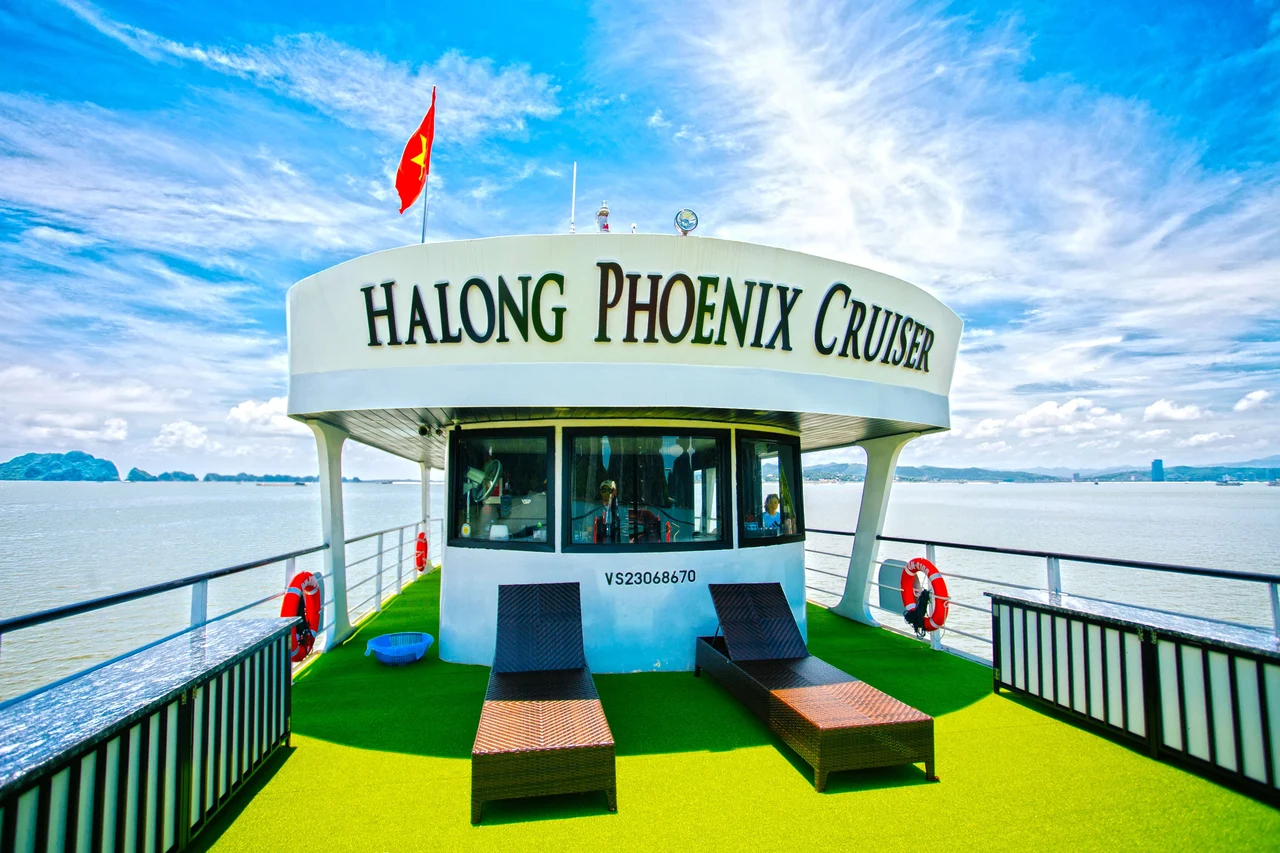 Phoenix Day Cruise: Ha Long Bay, Sung Sot, Ti Top