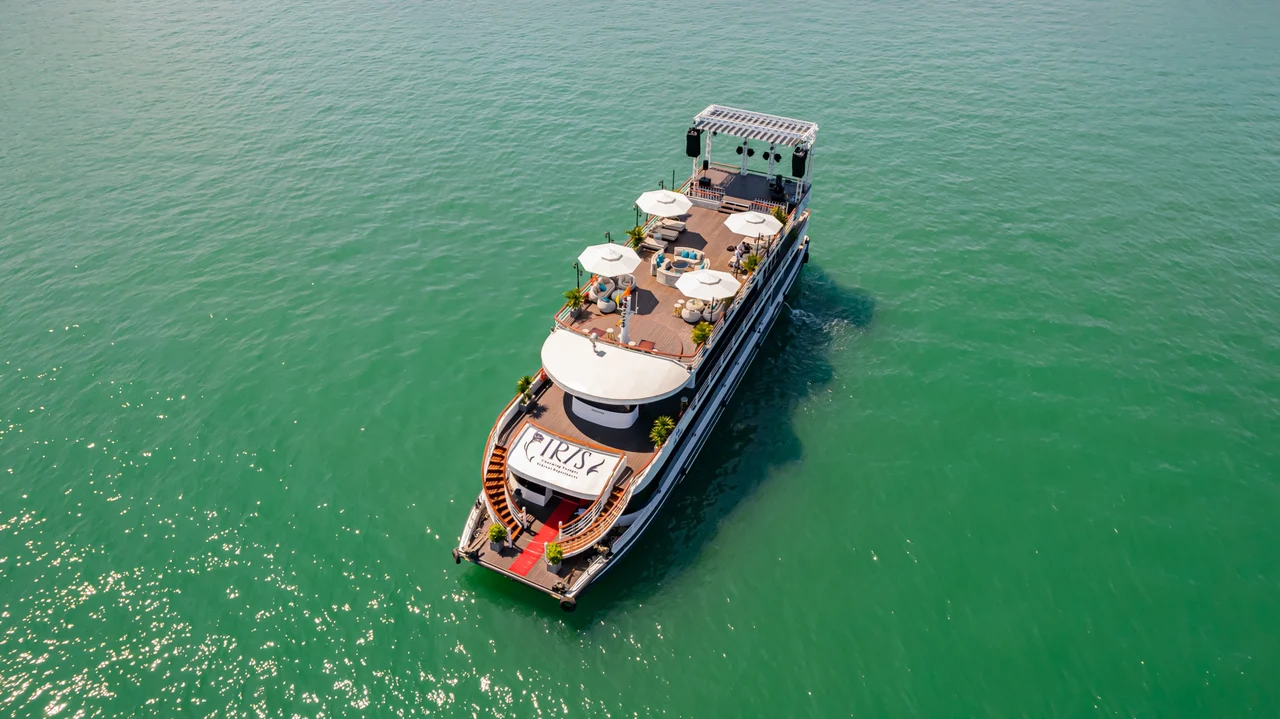 Iris Day Cruise: Ha Long Bay, Sung Sot, Ti Top