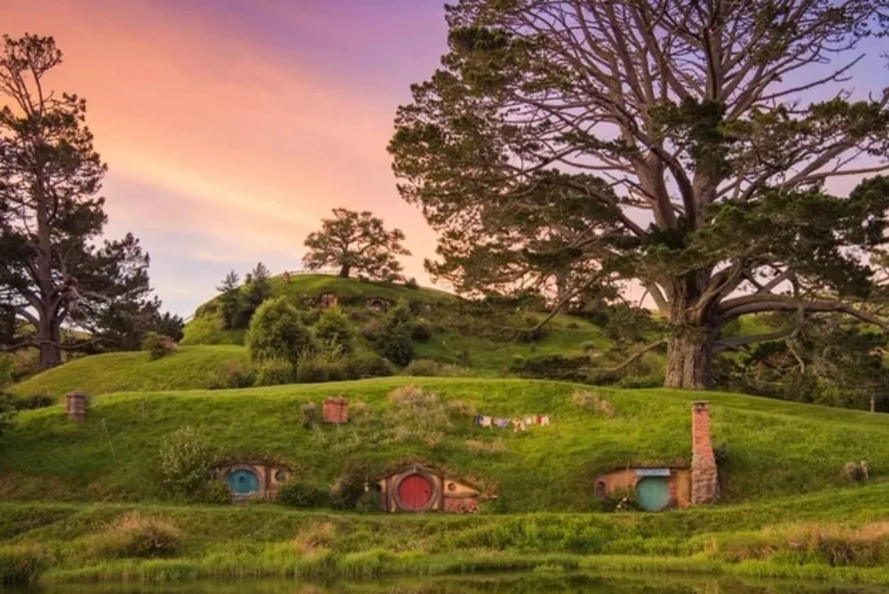 Hobbiton and Lord of the Rings Movie Set Tour