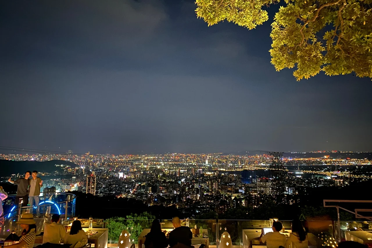 Yangmingshan, Beitou, Qingtiangang Flower Blossom Tour(Hotel Pickup)