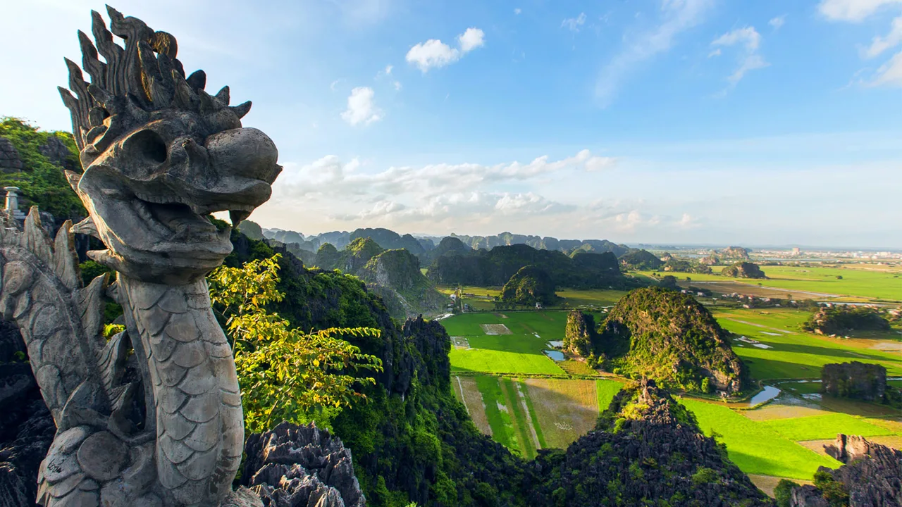 Ninh Binh Day Tour from Ha Noi: Hoa Lu, Trang An and Hang Mua Cave	