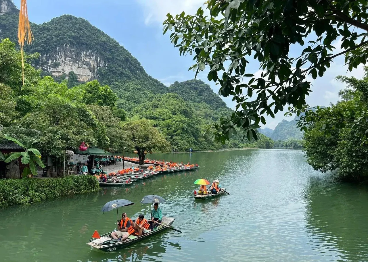 Ninh Binh Day Tour from Ha Noi: Bai Dinh - Trang An - Mua Cave 