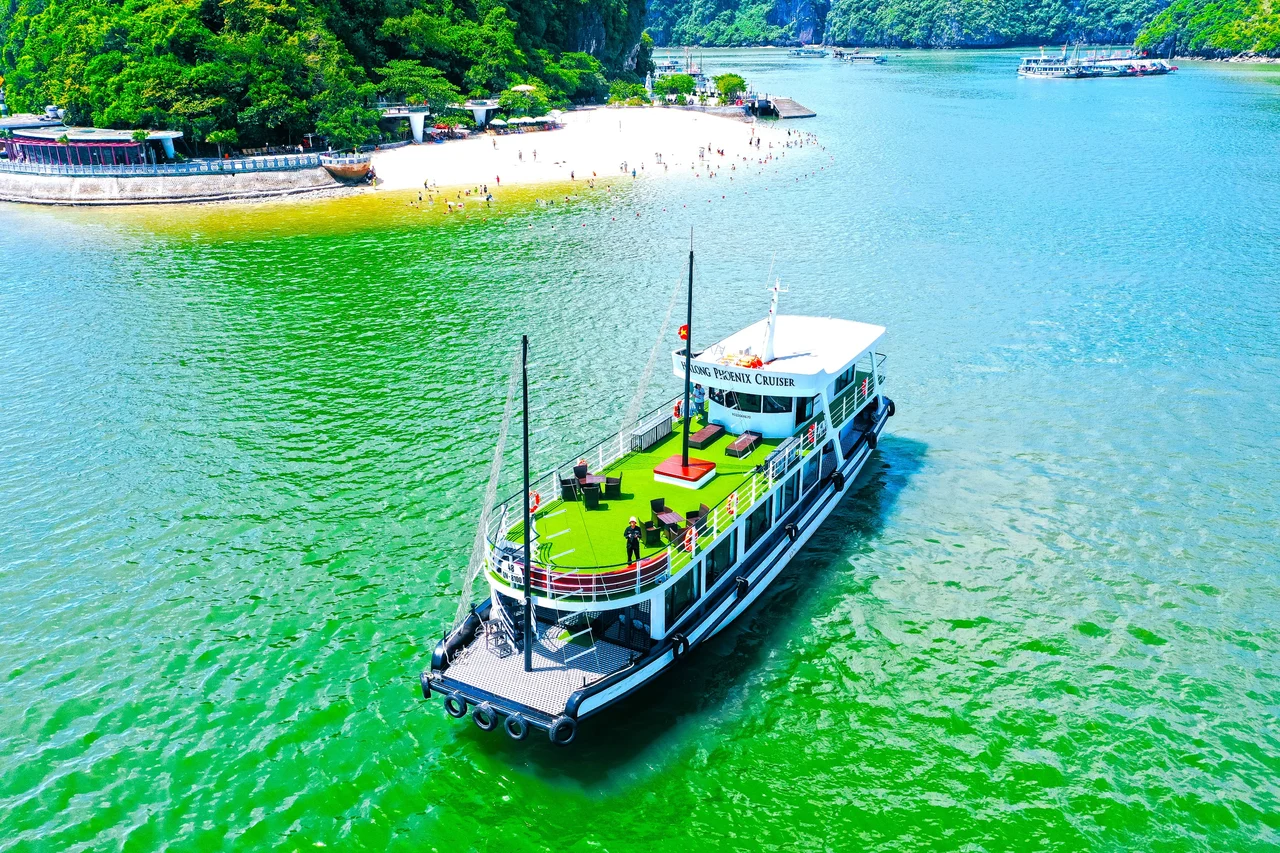 Phoenix Day Cruise: Ha Long Bay, Sung Sot, Ti Top