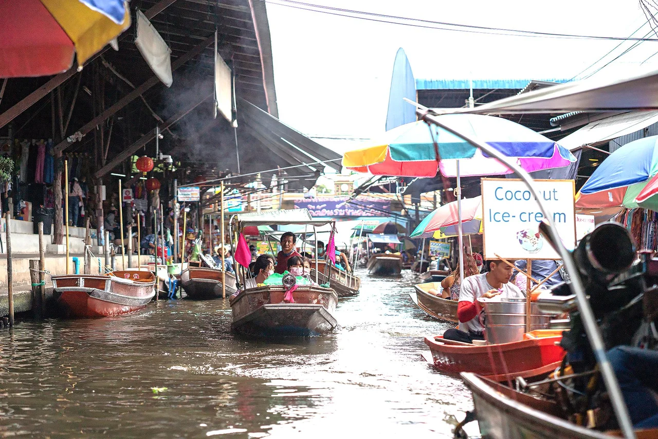 Damnoen Saduak Floating Market Half Day Tour With Boat Ride