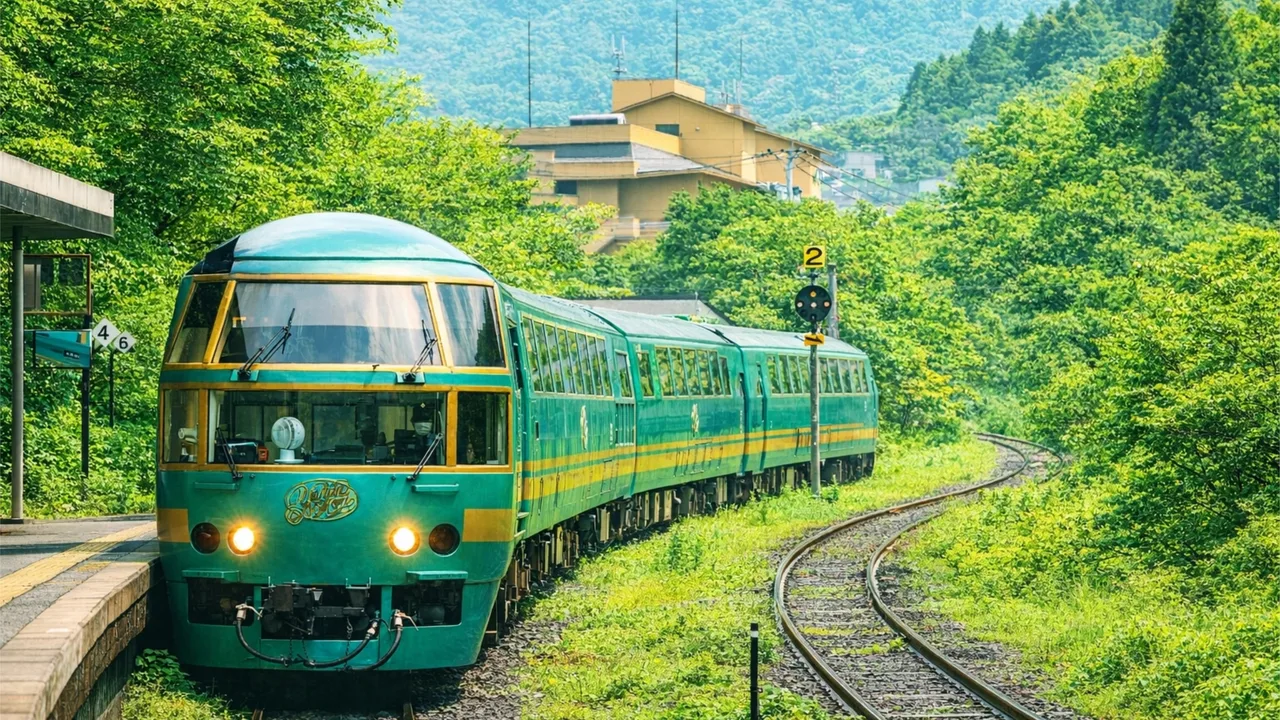 Kyushu One-Day Tour: Yufuin no Mori Train & Yufuin Town & Nyoirin-ji Temple & Dazaifu & Hell Hot Springs (Departing from Fukuoka)